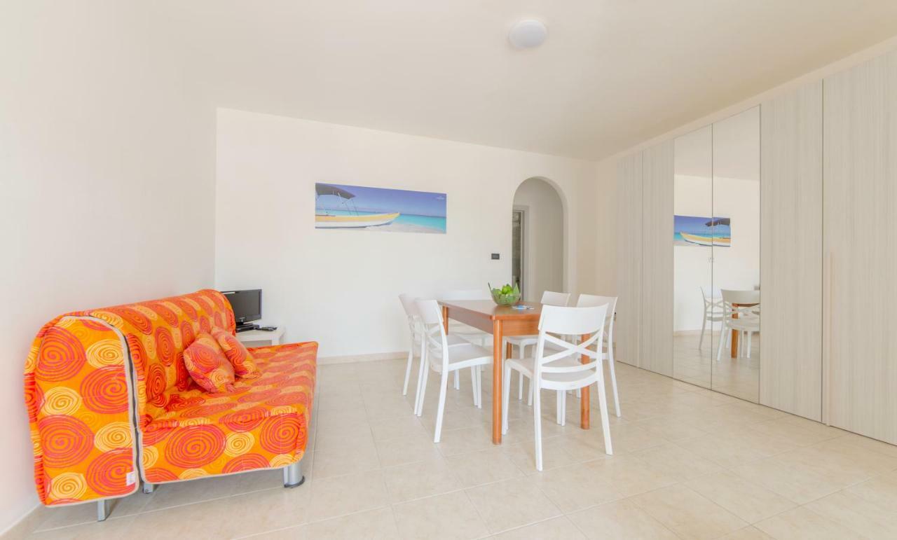 Spiaggia Bianca Apartments Торре-Вадо Экстерьер фото